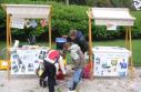 Informačný stánok na podporu separovaného zberu odpadov  (Zdroj: archív Mestského úradu v Piešťanoch)